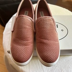 Steve Madden pink sneaker